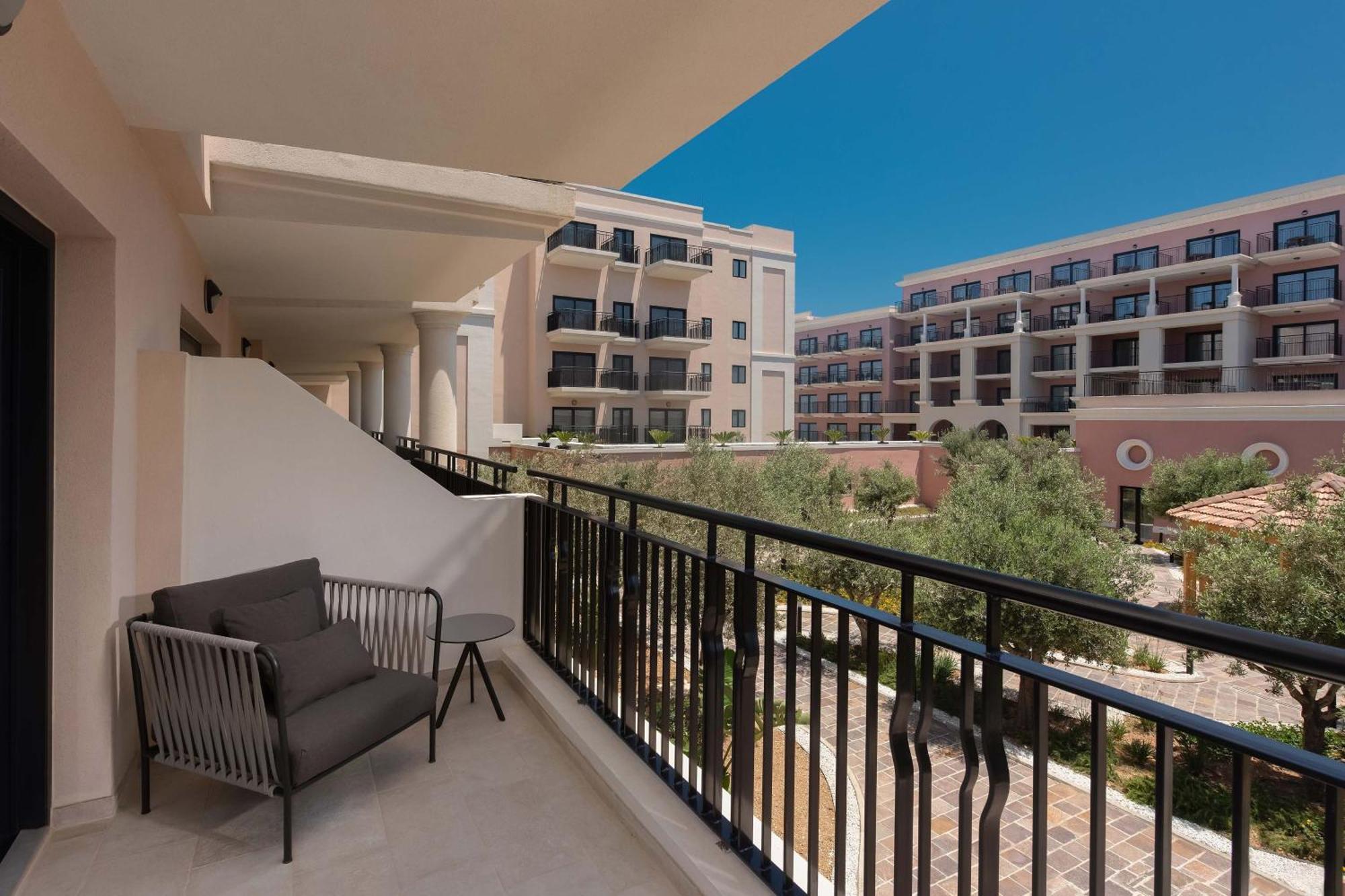 Luxury Garden View Room, 1 King